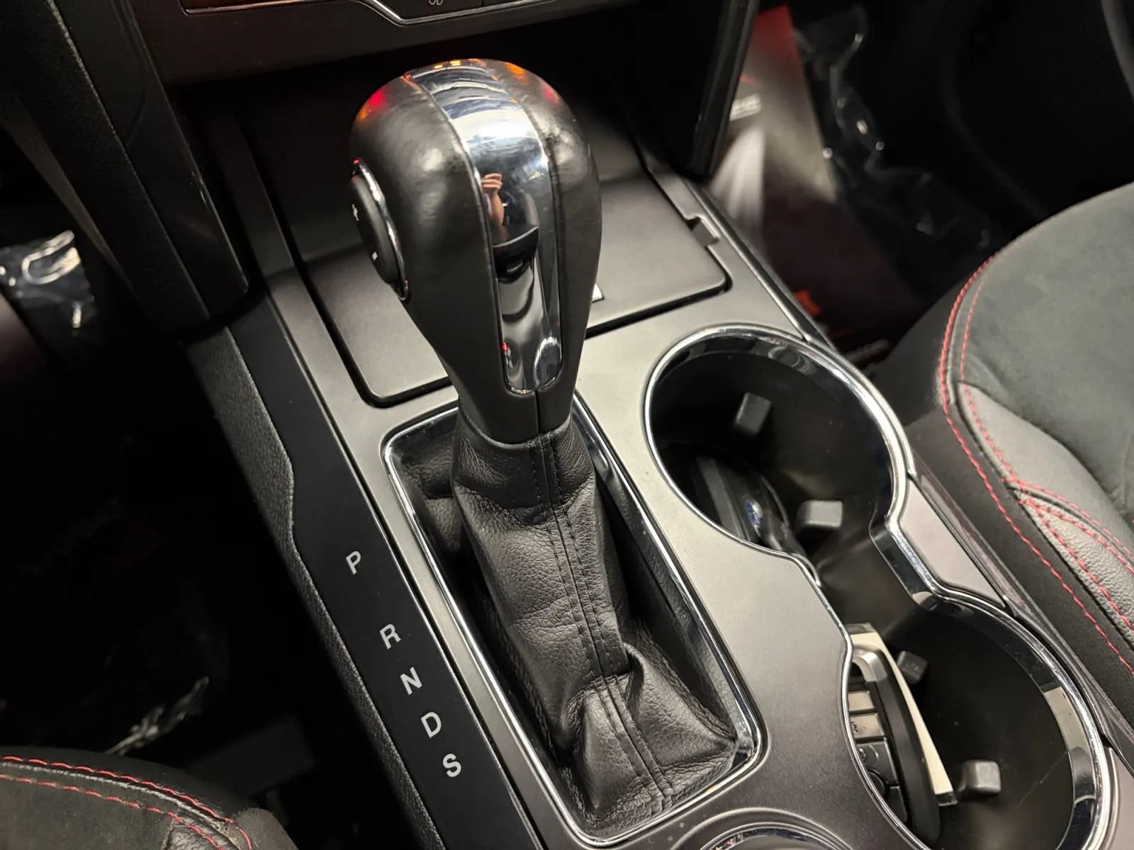 Used 2019 Ford Explorer XLT w/ Equipment Group 202A AWD/4WD image 29