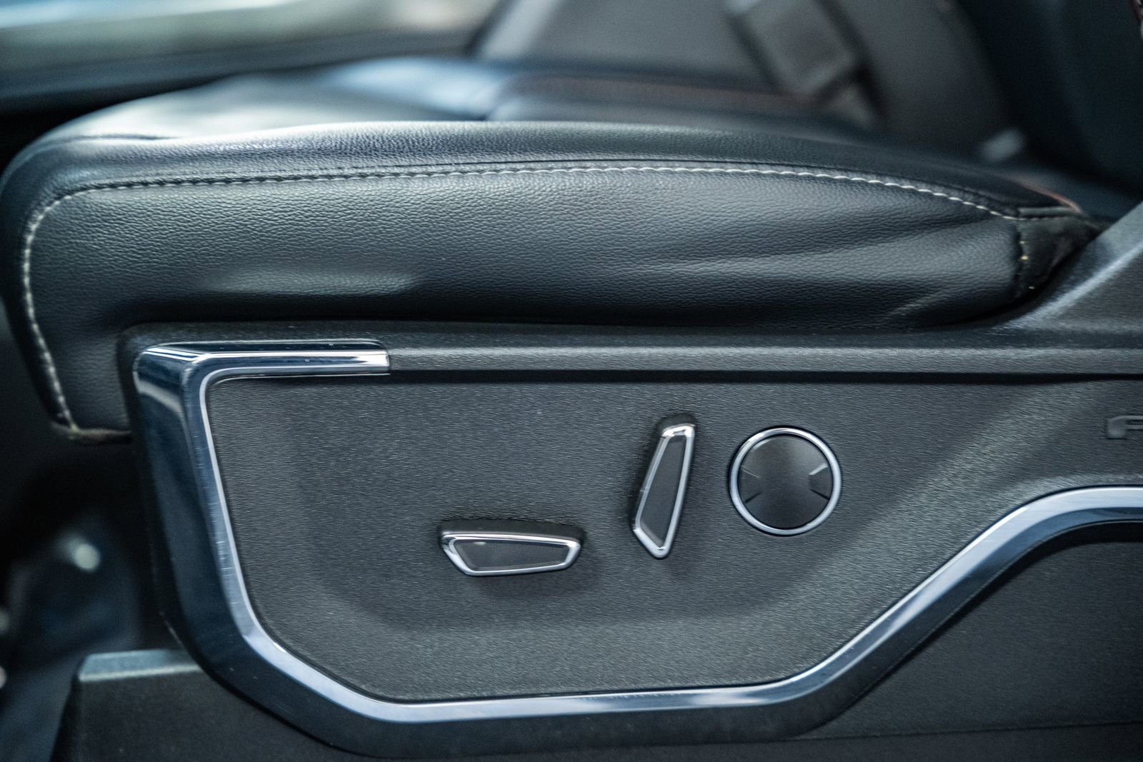 Used 2023 Ford F150 Lariat w/ Equipment Group 502A High image 45