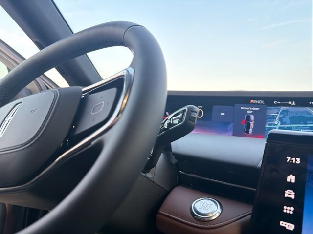 New 2026 Lincoln Nautilus Reserve AWD/4WD image 25