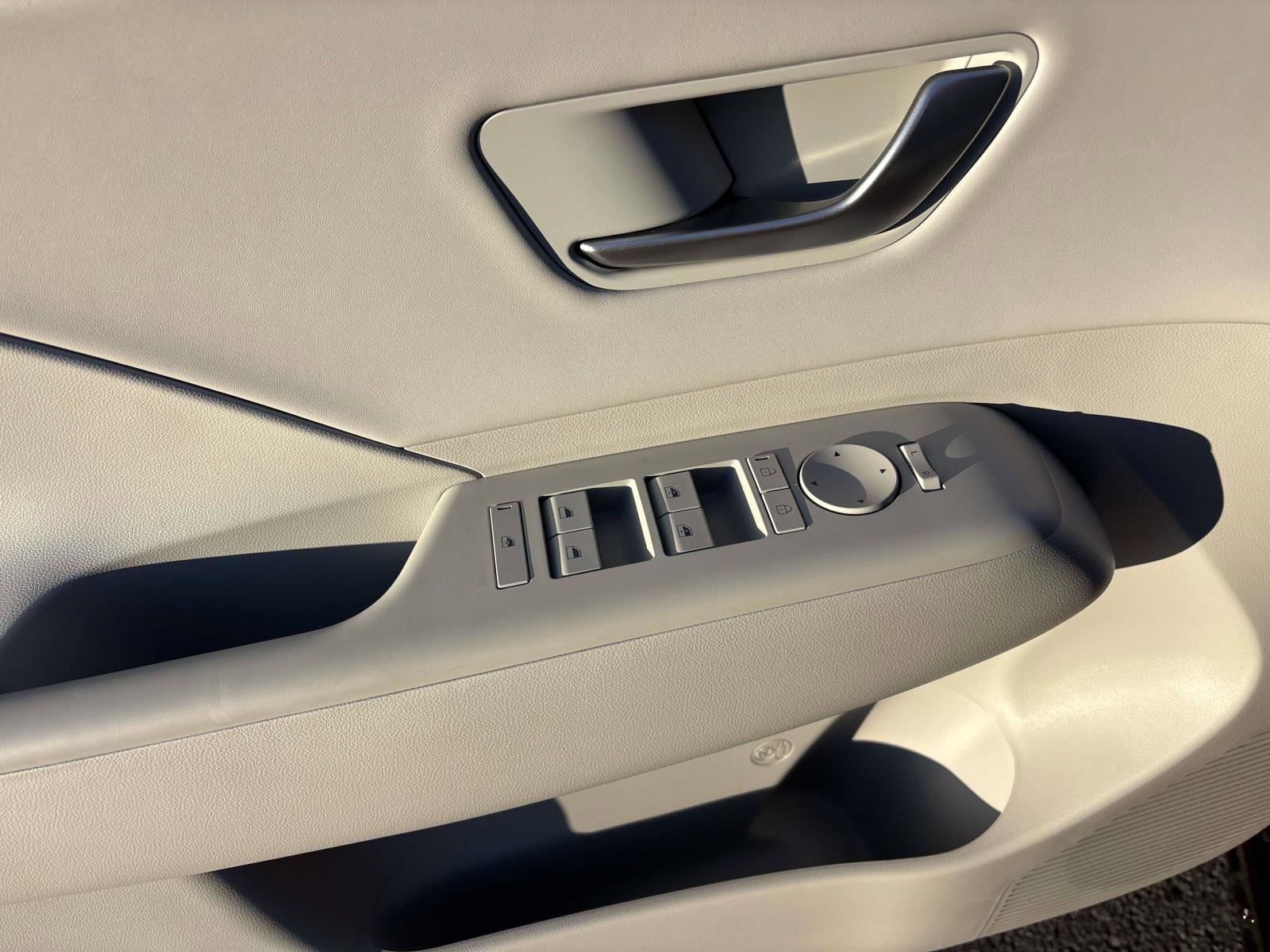 New 2026 Hyundai Kona SEL Premium image 7