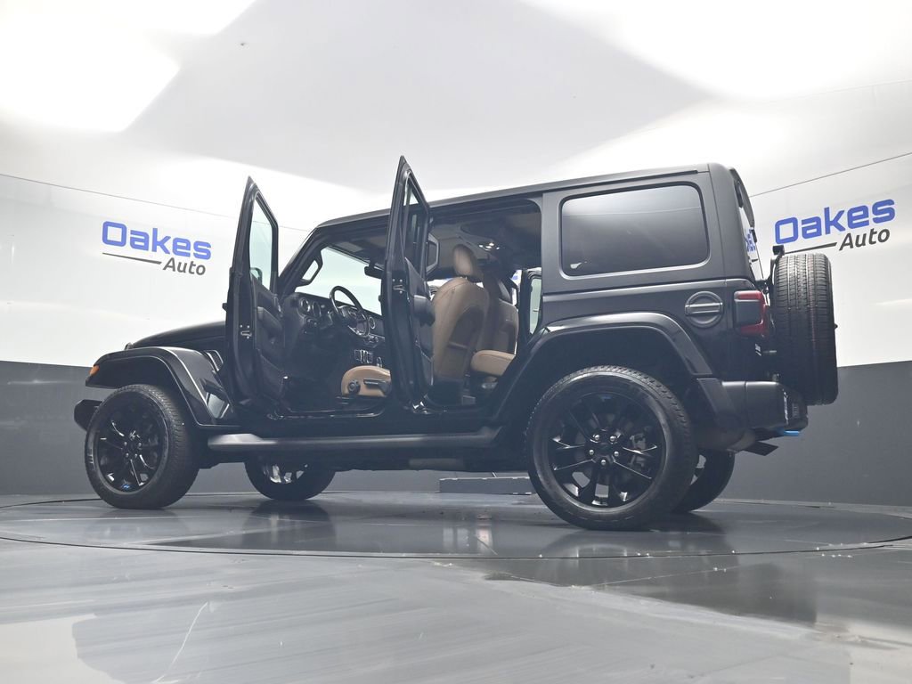 Used 2023 Jeep Wrangler Unlimited Sahara w/ Cold Weather Group AWD/4WD image 62