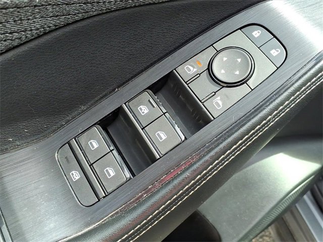 Used 2023 Nissan Rogue SV image 12