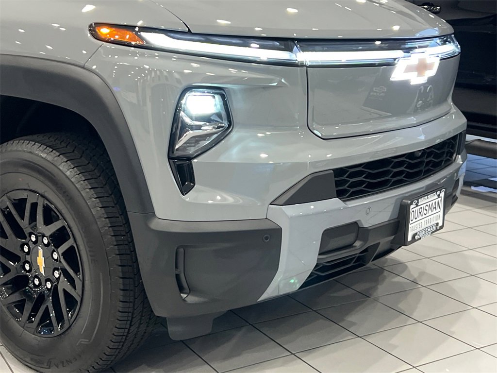 New 2026 Chevrolet Silverado EV LT image 2