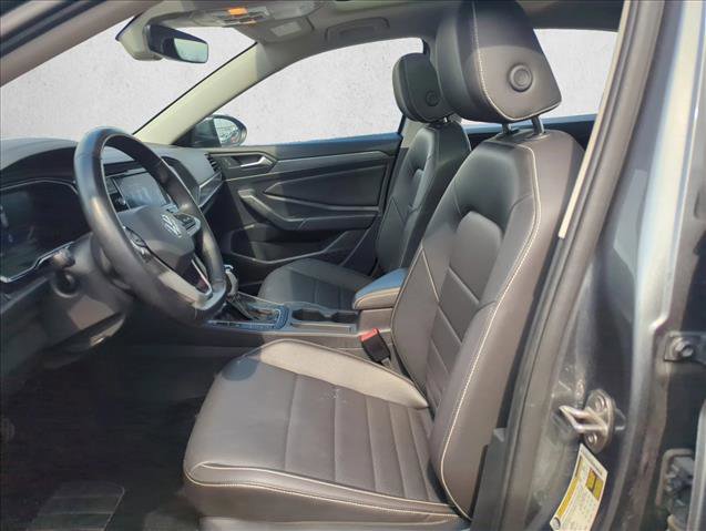 Used 2024 Volkswagen Jetta SE image 13