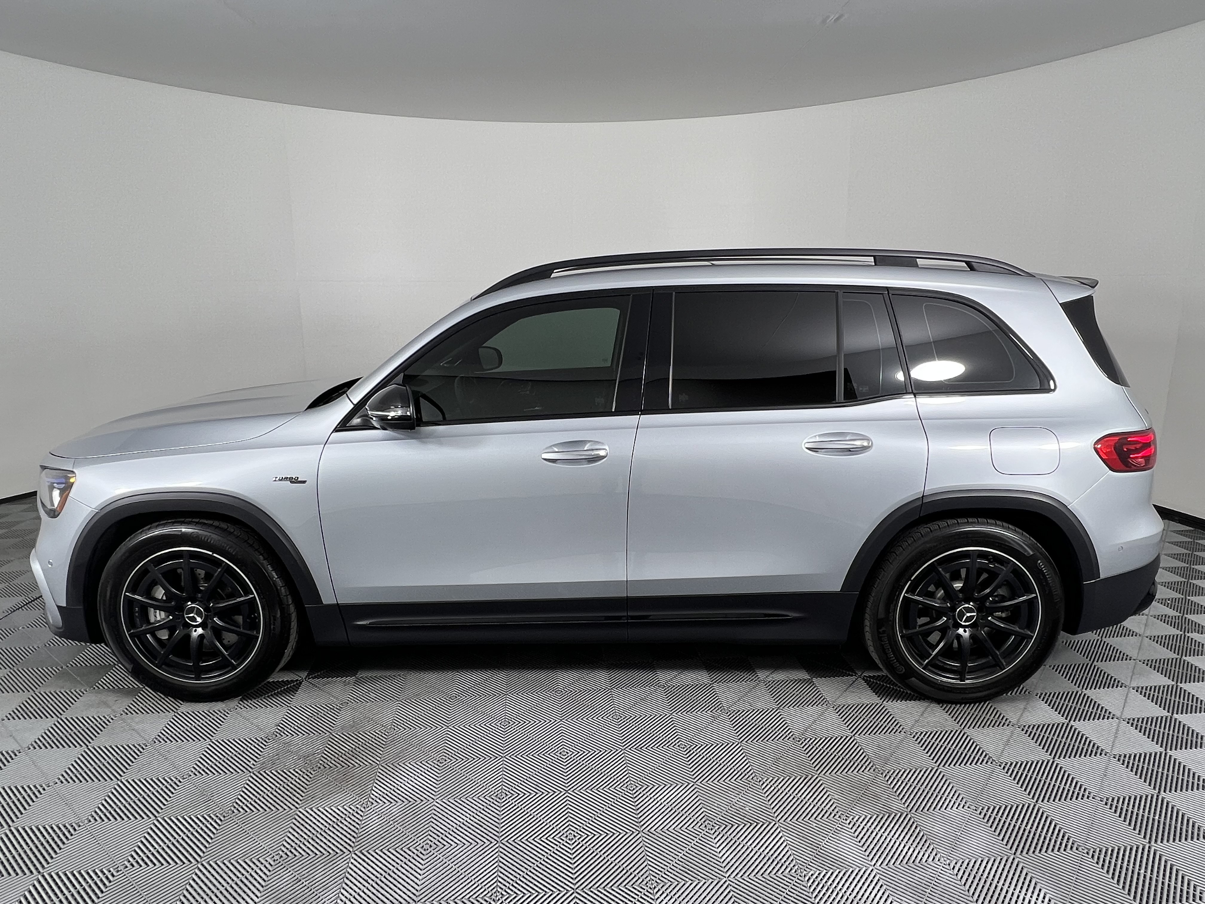 Certified 2024 Mercedes-Benz GLB 35 AMG 4MATIC image 8