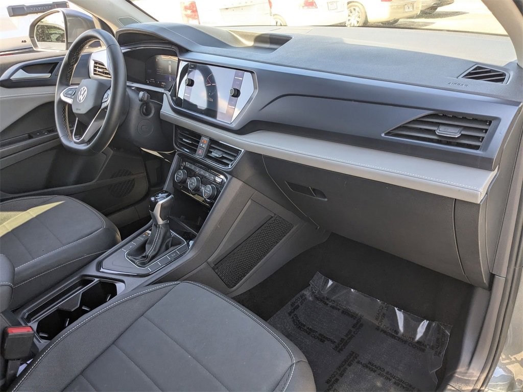 Used 2024 Volkswagen Taos SE image 31