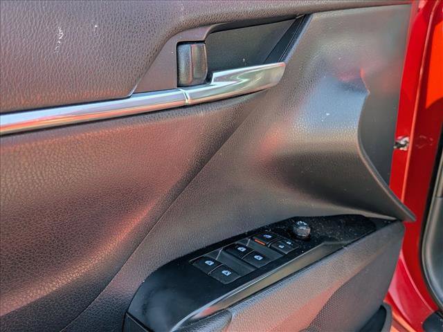 Used 2020 Toyota Camry SE FWD image 13