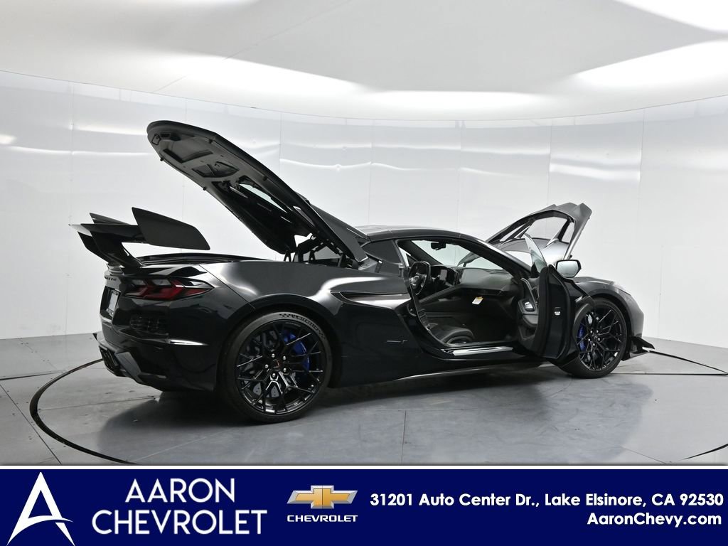 New 2026 Chevrolet Corvette ZR1 w/ ZR1 Carbon Fiber Aero Package image 4