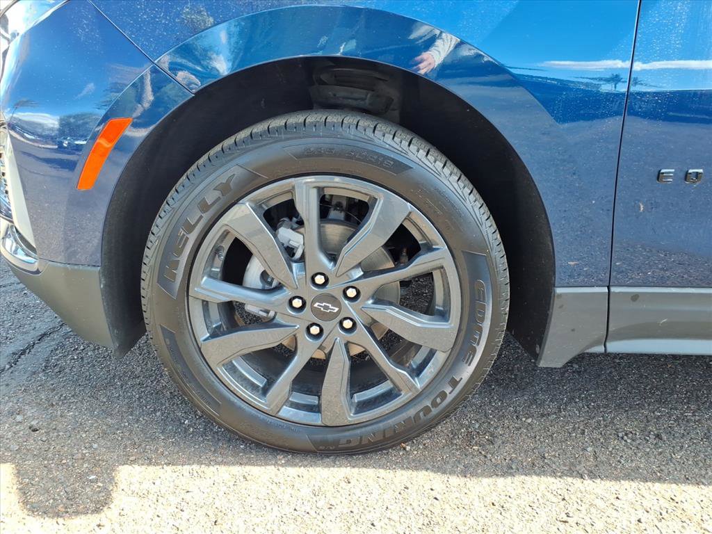 Used 2022 Chevrolet Equinox RS w/ RS Leather Package image 9