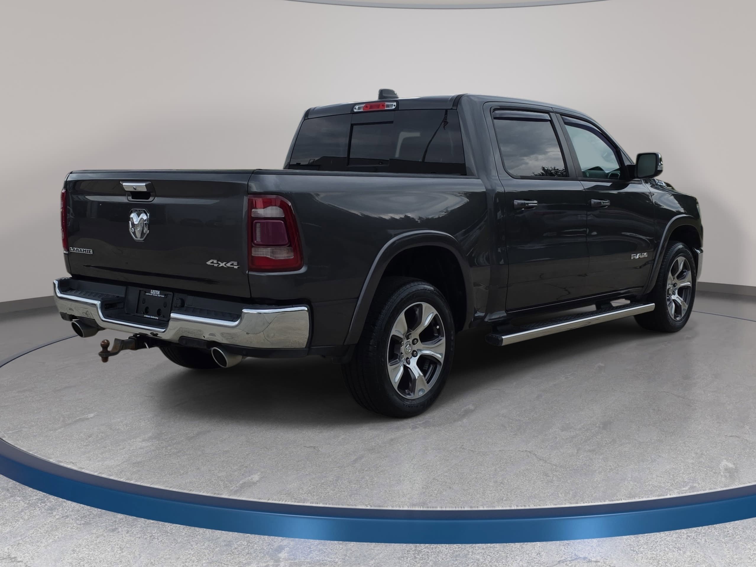 Used 2019 RAM 1500 Laramie AWD/4WD image 6