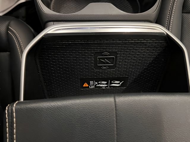 Used 2025 GMC Terrain Elevation w/ Elevation Premium Package image 31