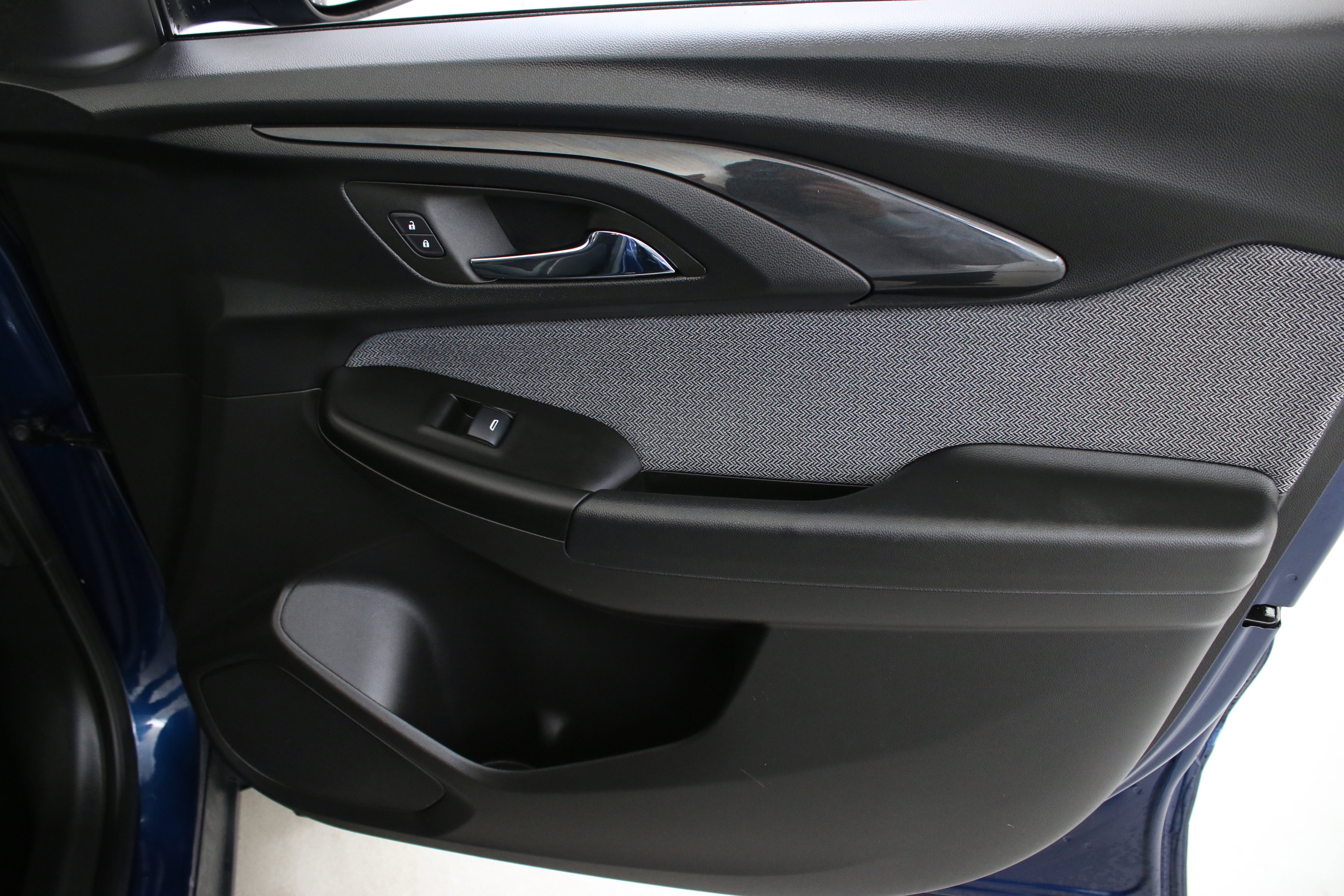 Used 2023 Chevrolet TrailBlazer LT image 32