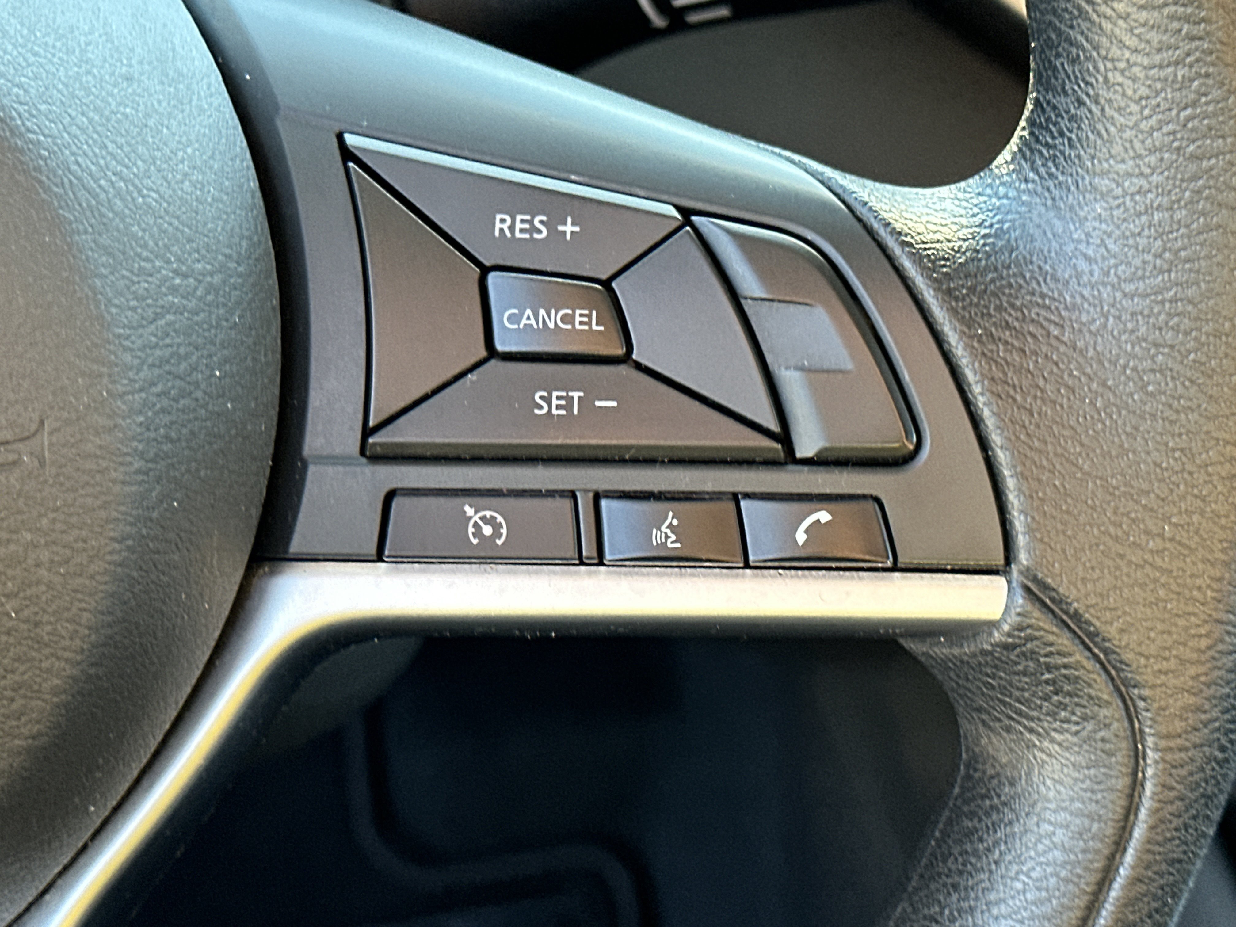 Used 2024 Nissan Altima 2.5 SV FWD image 25