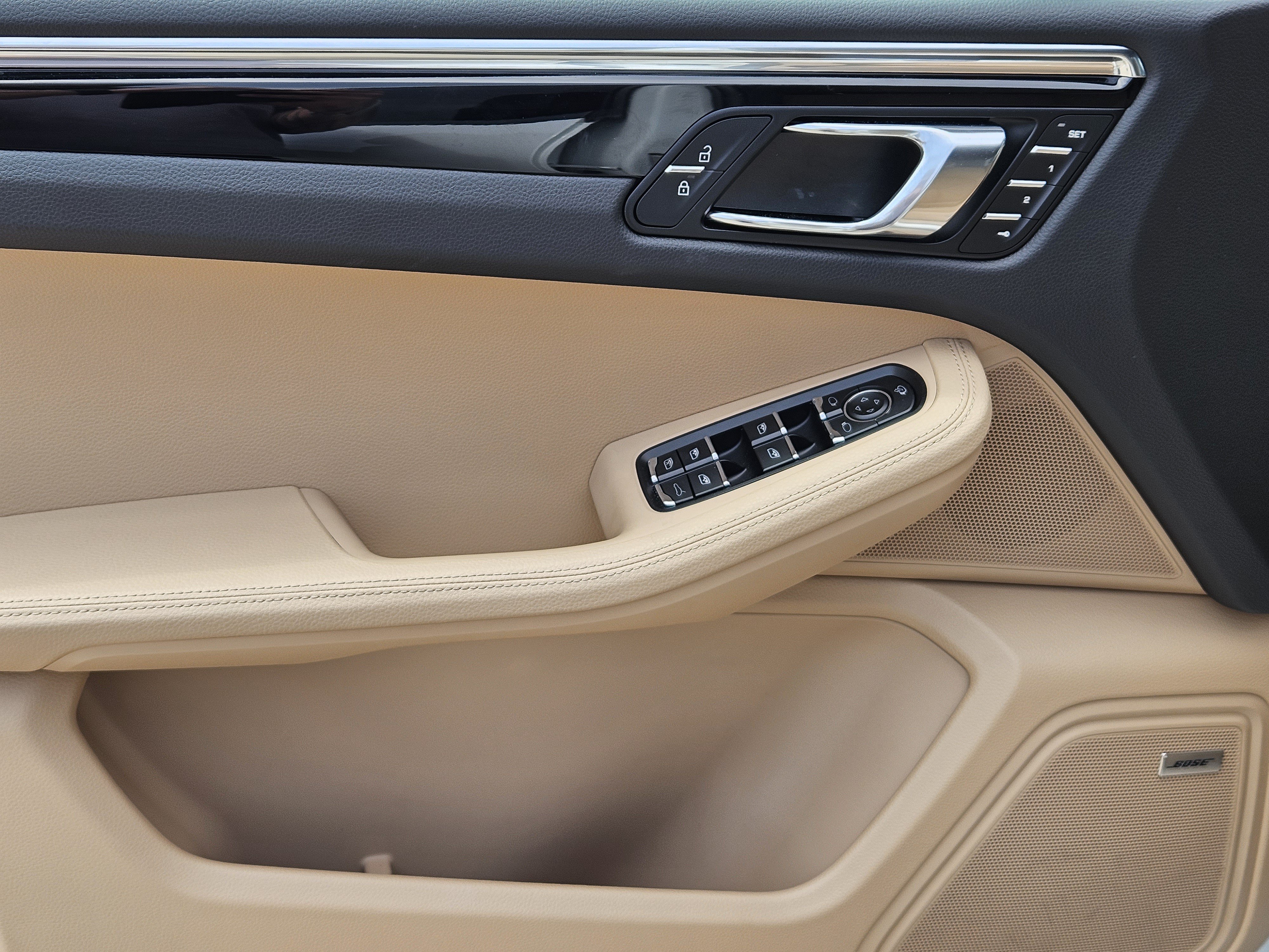Certified 2026 Porsche Macan AWD/4WD image 22