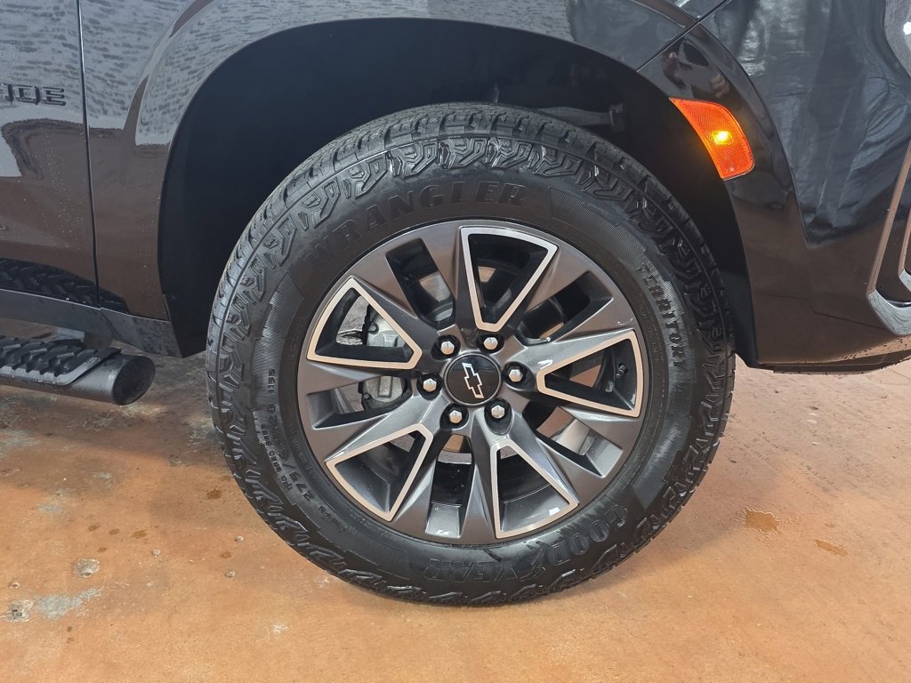 Used 2023 Chevrolet Tahoe Z71 w/ Luxury Package image 12