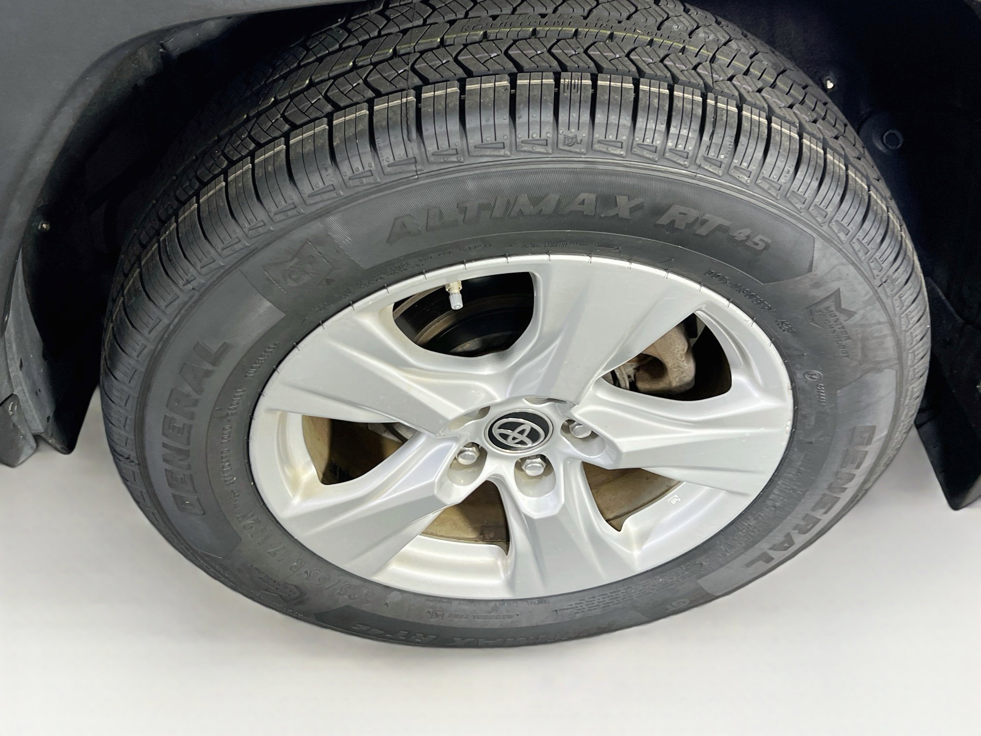 Used 2019 Toyota RAV4 XLE w/ Convenience Package image 29