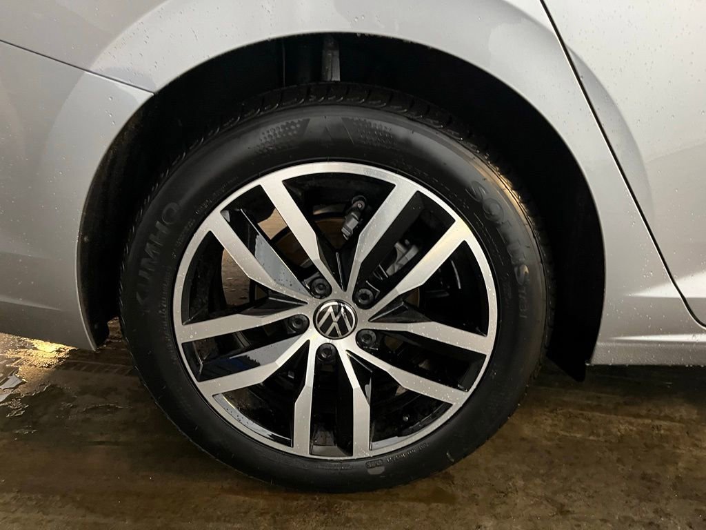 New 2026 Volkswagen Jetta SE FWD image 30