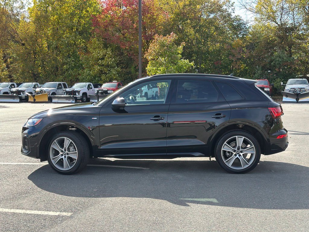 Used 2025 Audi Q5 2.0T Premium w/ Convenience Plus Package AWD/4WD image 2