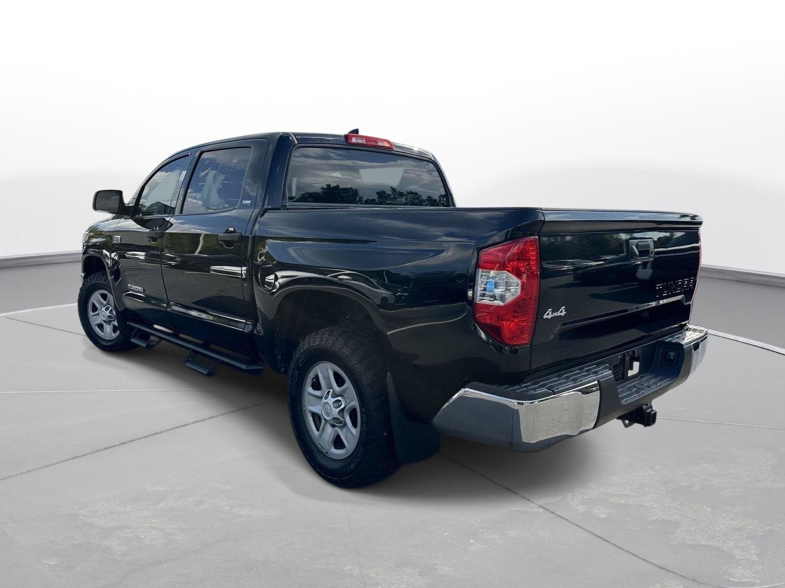 Used 2021 Toyota Tundra SR5 w/ SR5 Upgrade Package AWD/4WD image 8