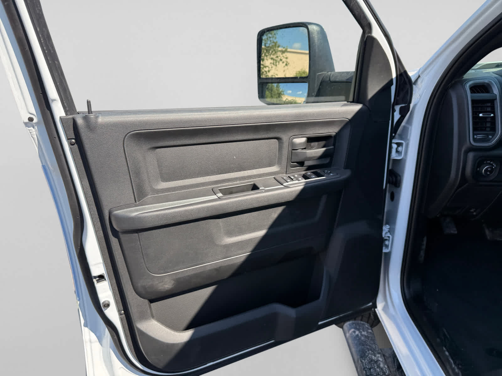 New 2027 RAM 3500 Tradesman AWD/4WD image 10