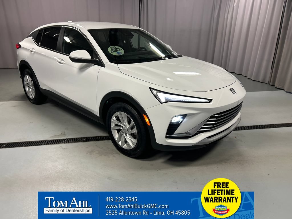 Used 2025 Buick Envista Preferred FWD image 1