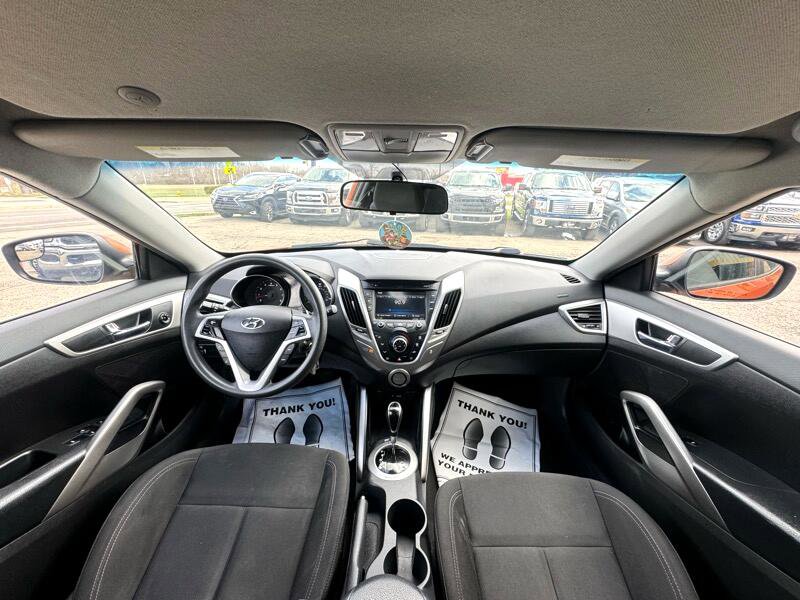 Used 2015 Hyundai Veloster image 9