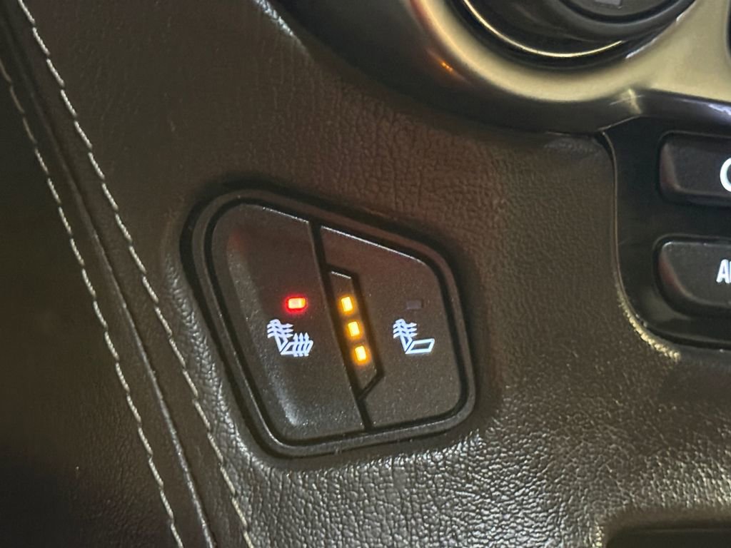 Used 2017 Chevrolet Suburban LT image 5