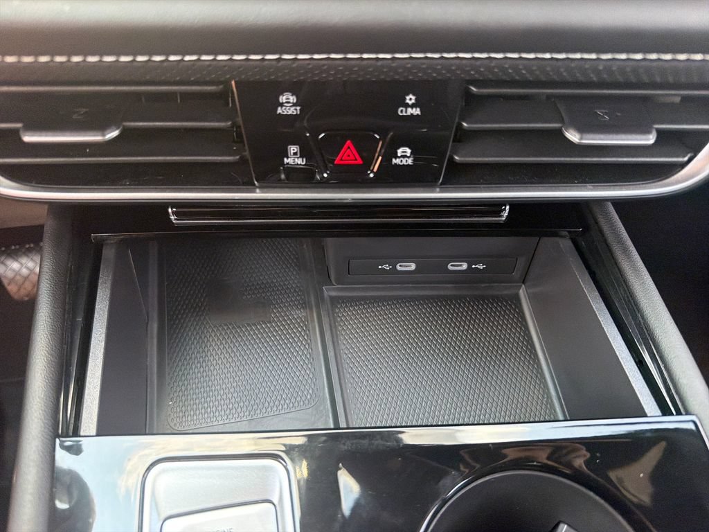 Certified 2024 Volkswagen Atlas Cross Sport SE AWD/4WD image 17