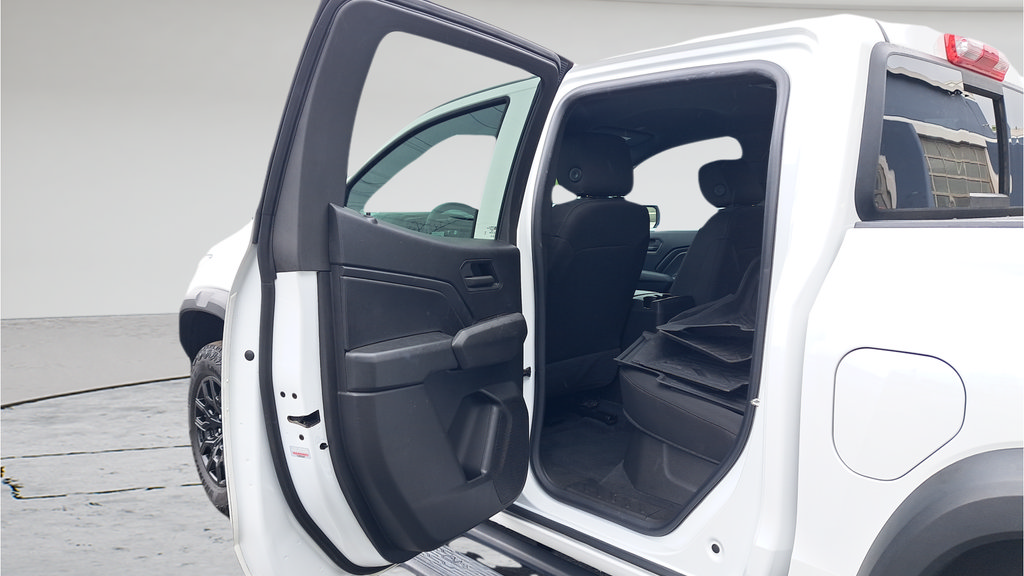 Used 2023 Chevrolet Colorado Trail Boss w/ Technology Package AWD/4WD image 11