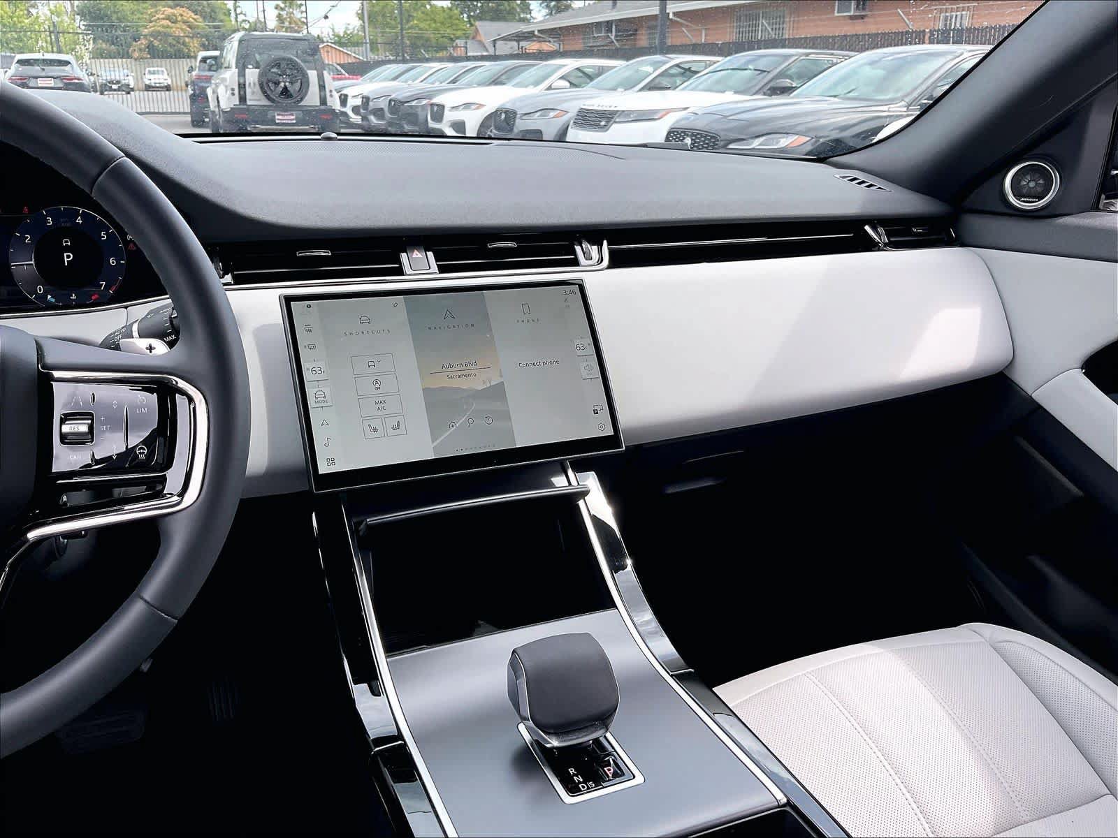 Used 2026 Land Rover Range Rover Evoque S AWD/4WD image 9