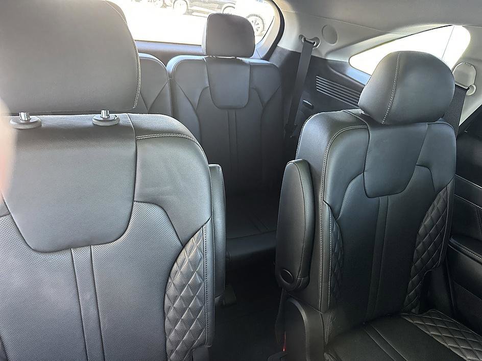 Used 2023 Kia Sorento SX AWD/4WD image 21