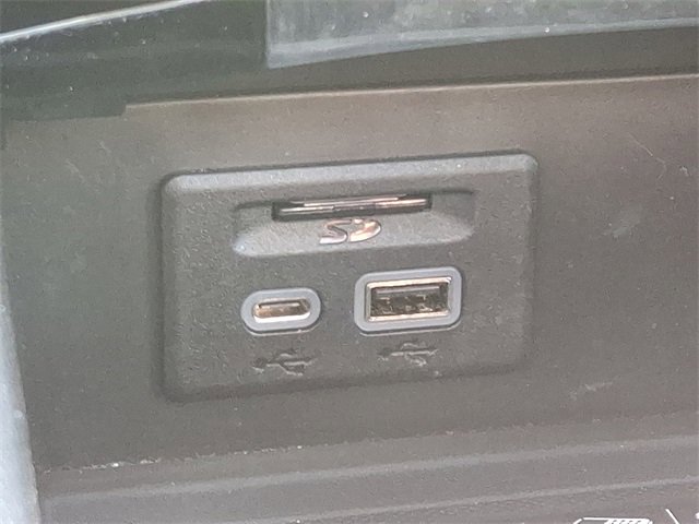 Certified 2022 Buick Envision Avenir w/ Technology Package II image 24