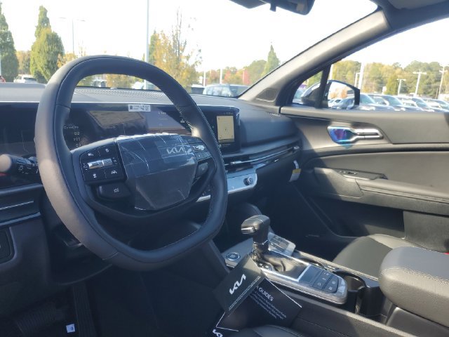 New 2026 Kia Sportage X-Line w/ X-Line Technology Package AWD/4WD image 13