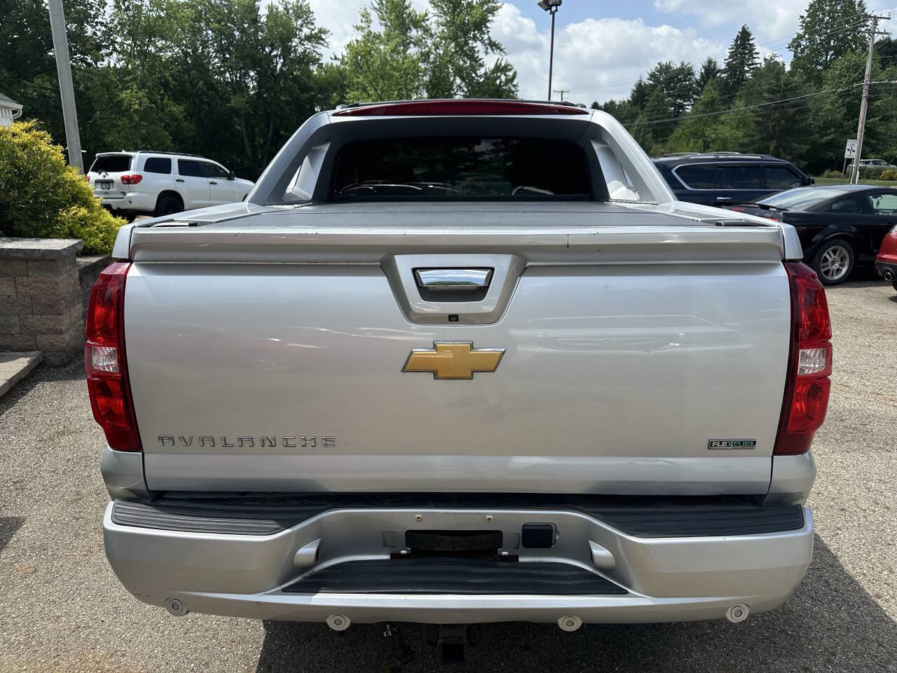 Used 2012 Chevrolet Avalanche LT AWD/4WD image 5
