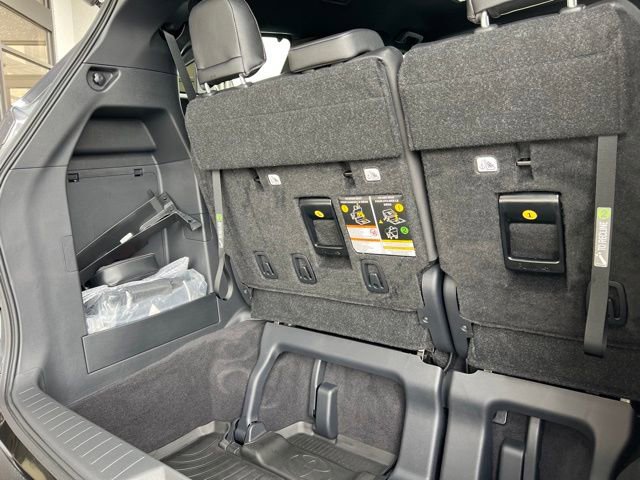 Used 2025 Toyota Sienna Limited AWD/4WD image 18