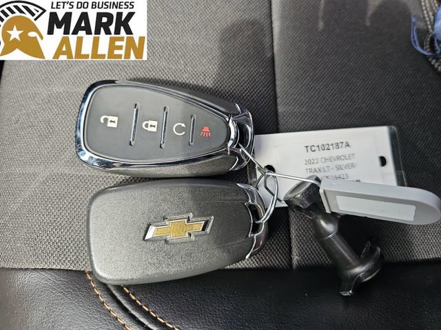 Used 2022 Chevrolet Trax LT w/ Driver Confidence Package AWD/4WD image 34