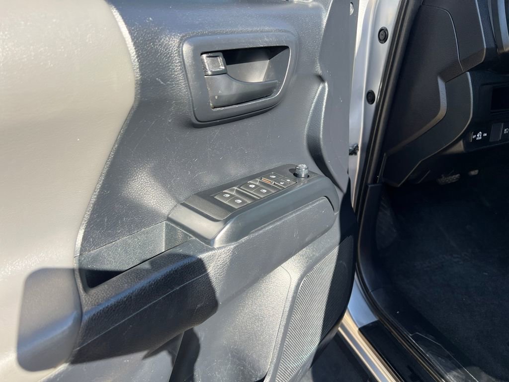 Used 2019 Toyota Tacoma SR w/ SR Convenience Package AWD/4WD image 12