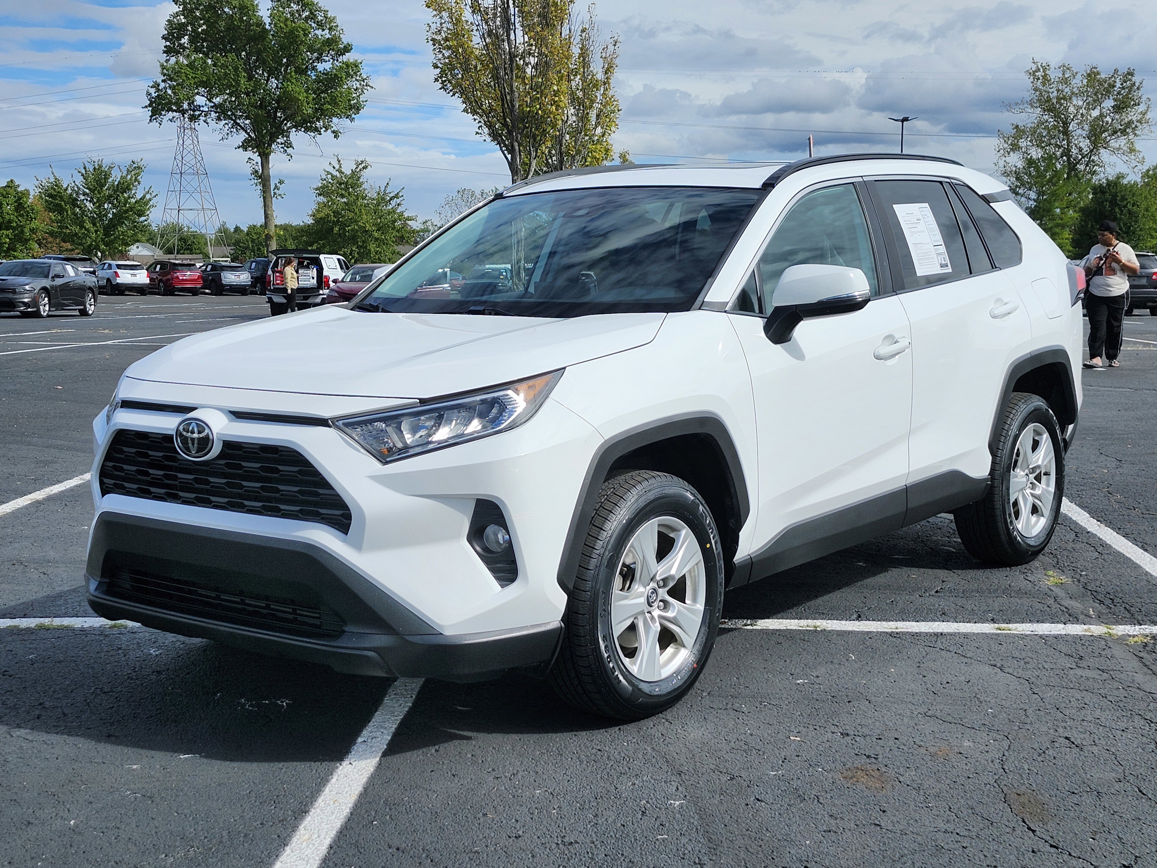 Used 2020 Toyota RAV4 XLE image 6