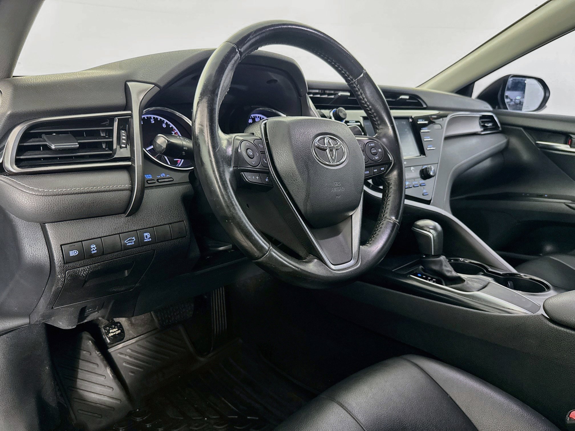 Used 2020 Toyota Camry SE FWD image 20