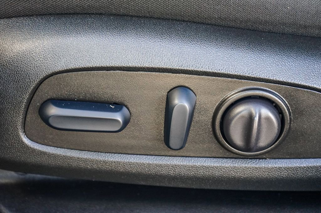 Used 2025 Chevrolet Blazer LT image 20