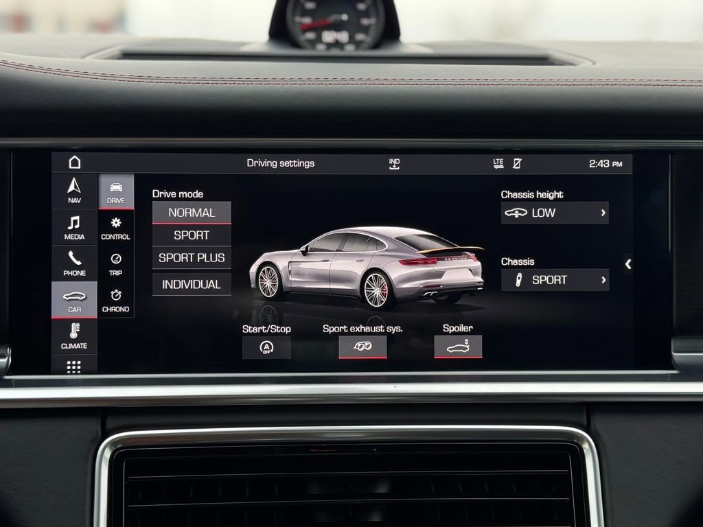 Used 2019 Porsche Panamera GTS image 35