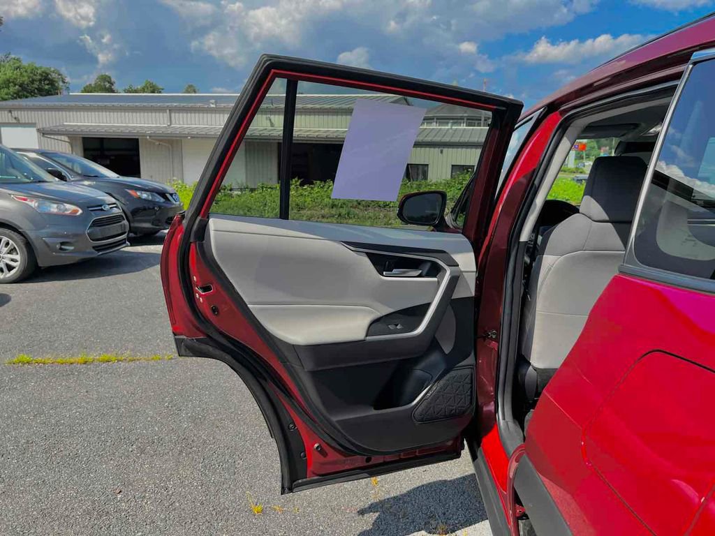 Used 2023 Toyota RAV4 XLE image 16