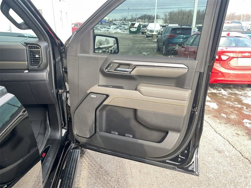 Used 2023 Chevrolet Silverado 1500 ZR2 w/ Technology Package image 19