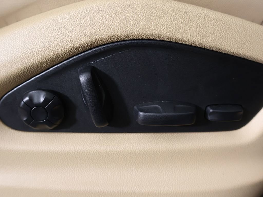 Used 2023 Porsche Cayenne AWD/4WD image 38