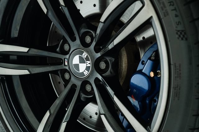 Used 2018 BMW M3 RWD image 23