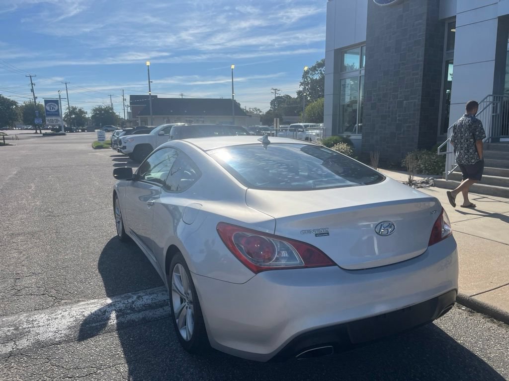 Used 2010 Hyundai Genesis 2.0T w/ Navigation Pkg 2 RWD image 6