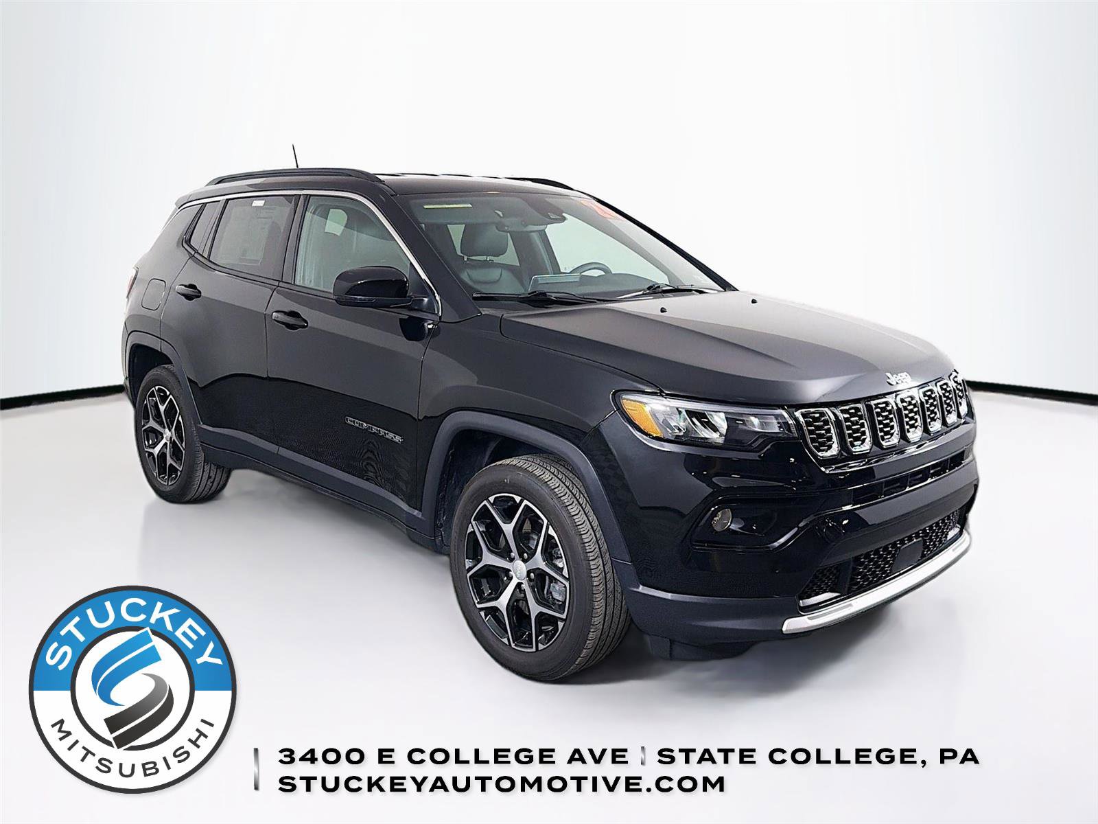 Used 2024 Jeep Compass Limited image 1