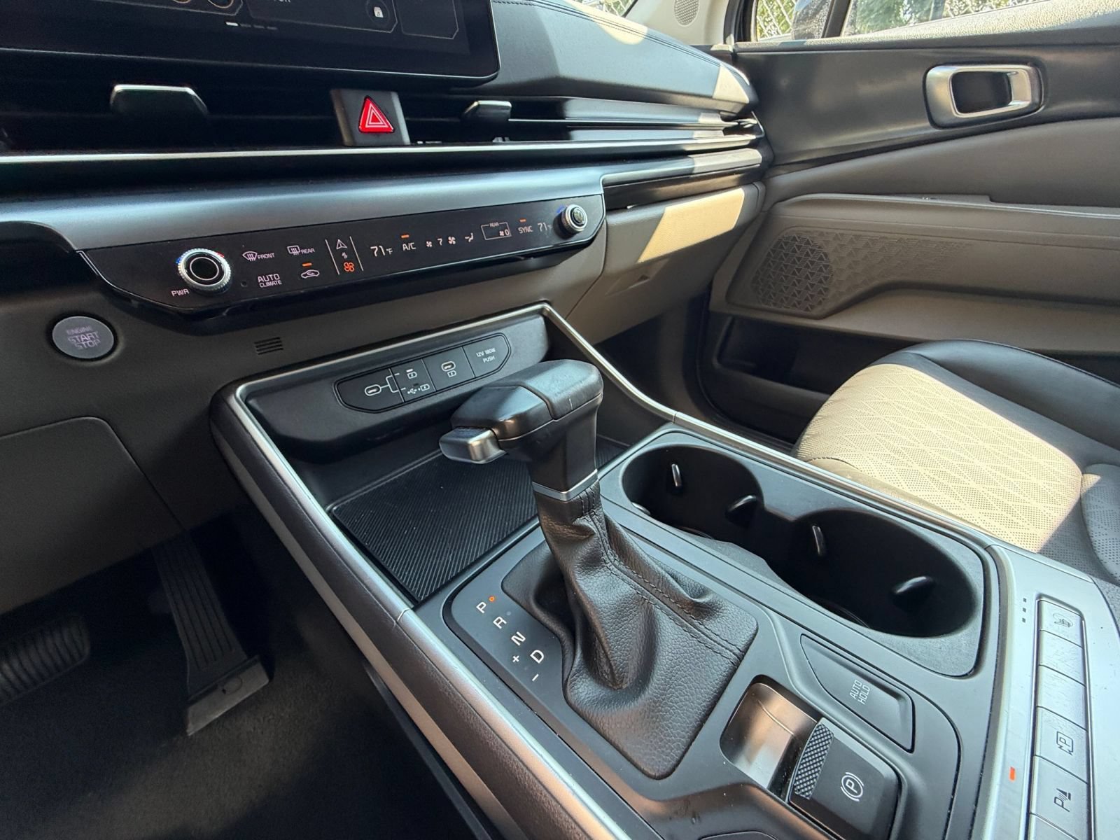 Used 2026 Kia Carnival FWD image 36