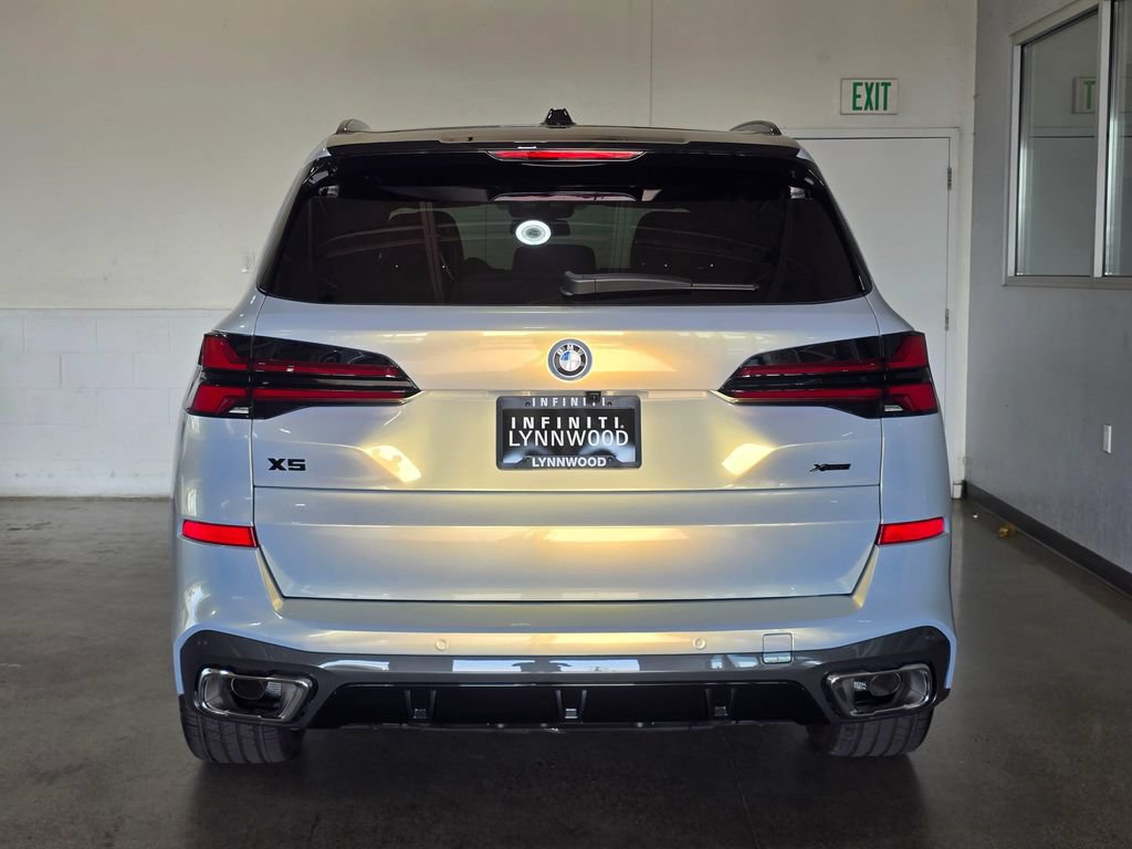 Used 2026 BMW X5 xDrive50e w/ M Sport Package AWD/4WD image 5