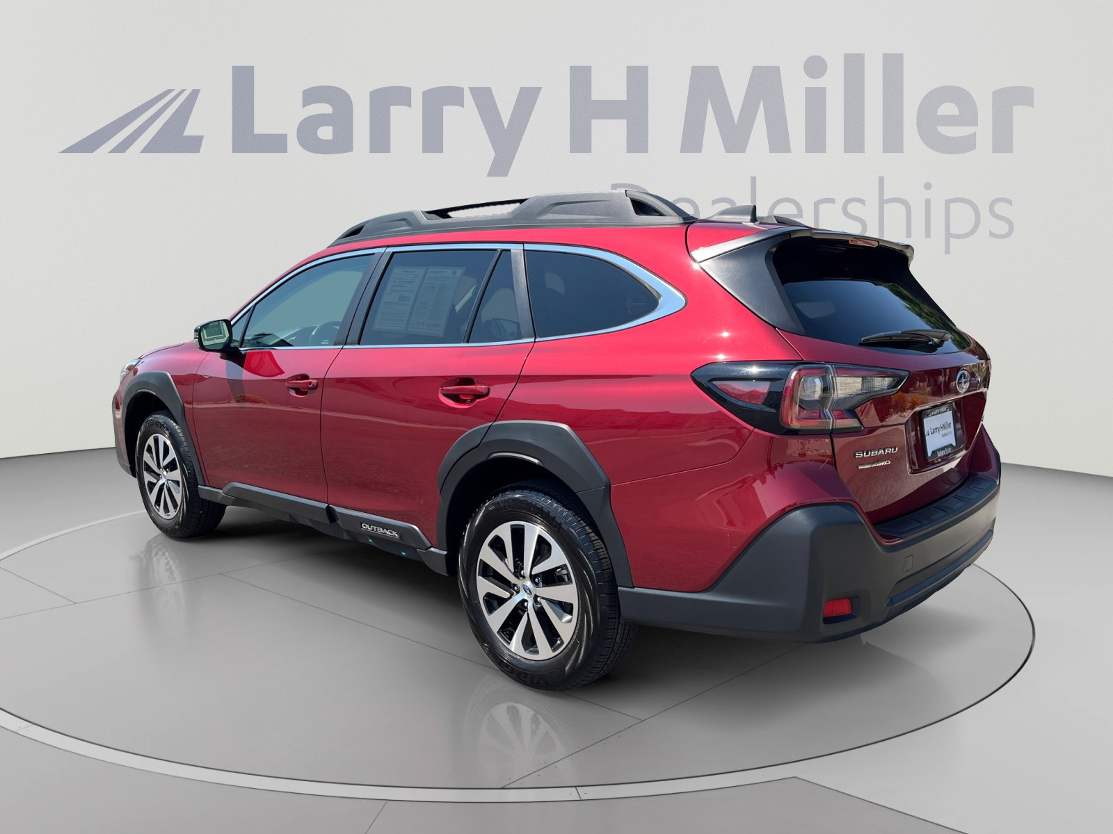 Certified 2025 Subaru Outback Premium w/ Popular Package #1A AWD/4WD image 3